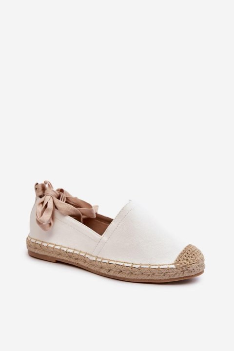 Espadryle Model Ismanne B-727 White - Step in style