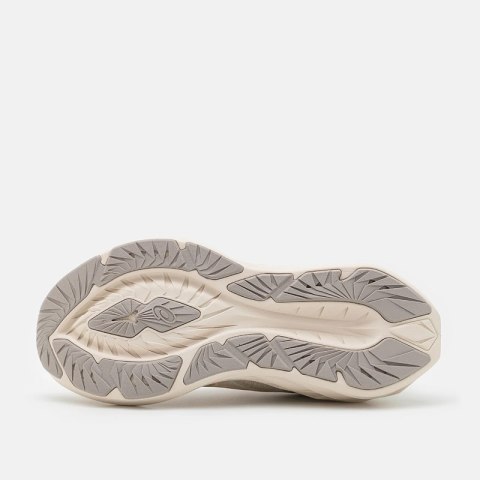 ASICS Novablast 4- 1012B510-250, Beżowe