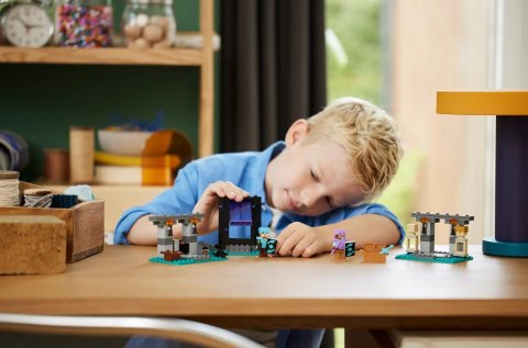 LEGO Minecraft 21252 Zbrojownia