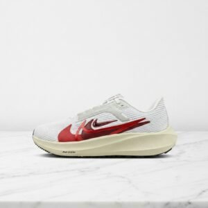 Buty Nike Pegasus 40 Premium na co dzień, biało czerwone, wygodne sneakersy unisex, siatkowa cholewka FB7703-100