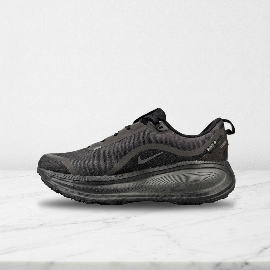 Nike Vomero 18 Gore-Tex, wygodne sneakersy unisex na co dzień, czarno grafitowe, wodoodporne, do biegania i spacerów HQ7001-001