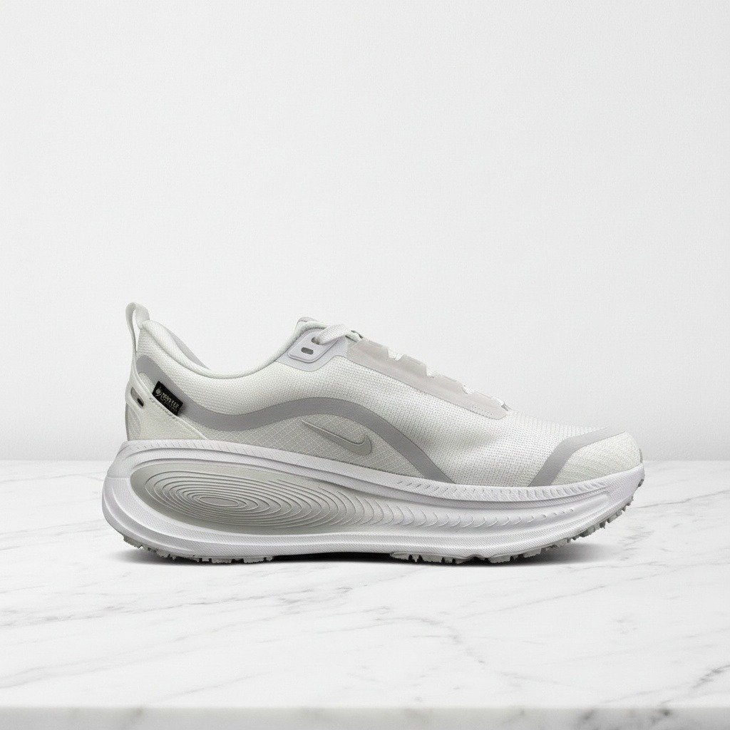 Buty Nike Vomero 18 Gore-Tex dla niej i dla niego, biało-szare, wygodne na co dzień HQ7001-100