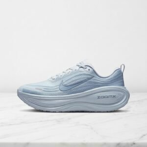 Buty do biegania Nike Vomero Plus w kolorze szaro-białym, wygodne na co dzień, lekka siatka i miękka amortyzacja, unisex, HV8150-004
