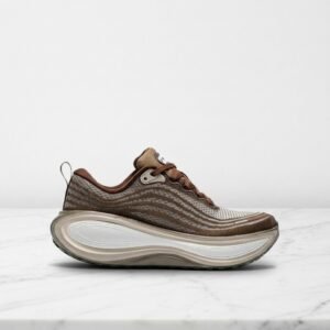 Nike Vomero Plus QS, wygodne sneakersy unisex na co dzień, brąz i beż, siatka i zamsz, IO4482-001