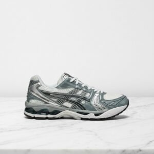Buty sportowe na co dzień ASICS Gel-Kayano 14 White Fjord Grey, wygodne sneakersy unisex, srebrno szare, tekstyl i syntetyk, 1203A537-106