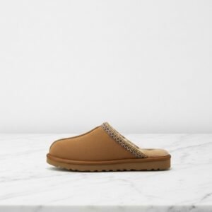 Wygodne kapcie UGG Tasman II na co dzień, brąz z beżem, zamsz ocieplany futrem, unisex 1174470-CHE