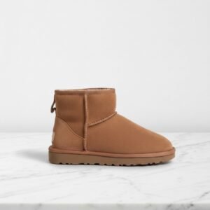Buty zimowe UGG Classic Mini Boot dla niego i dla niej, brązowe, ciepłe futro, wygodny zamsz na co dzień, 1002072-CHE
