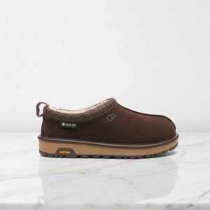 Wygodne kapcie UGG Tasman GTX Slipper dla całej rodziny, brązowy zamsz z ciepłym futerkiem, unisex 1171304-DDC