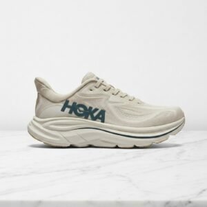 Hoka Clifton 10 to wygodne sneakersy męskie na co dzień, beżowo-białe, kolorystyka Putty Grout, lekkie i amortyzowane 1162030-PTYG