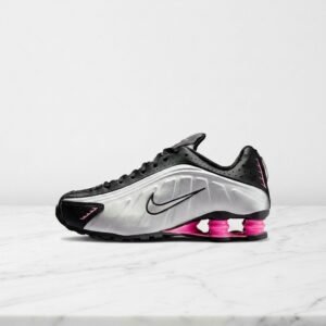Nike Shox R4 na co dzień, kolor czarny srebrny z różem, damskie sneakersy do stylizacji Y2K AR3565-012