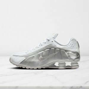 Nike Shox R4 na co dzień, biało-srebrne sneakersy unisex, wygodna amortyzacja w pięcie, lekka i przewiewna cholewka HQ1988-101