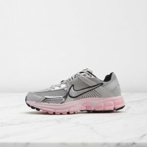 Nike Zoom Vomero 5, wygodne sneakersy unisex na co dzień, szaro różowa siatkowa cholewka z Zoom Air, idealne do codziennych stylizacji HF1877-001