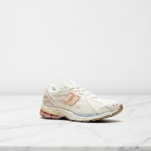 Buty sportowe damskie New Balance 1906R Pink Sugar, wygodne na cały dzień, pasują do dżinsów i sukienek, kremowo różowe M1906RBP