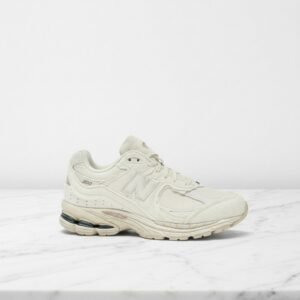 Wygodne sneakersy New Balance 2002R Sea Salt z Protection Pack na co dzień
