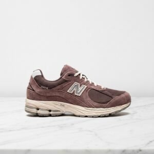Buty New Balance 2002R Black Fig na co dzień