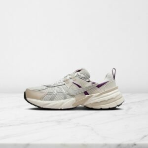 Nike V2K Run PRM Light Bone, wygodne sneakersy unisex na co dzień, beżowo-fioletowe, siatka i zamsz HF4305-072