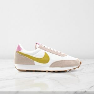 Nike Daybreak Fossil Stone, wygodne sneakersy damskie na co dzień, beżowo biały kolor, pasują do wielu stylizacji CK2351-200