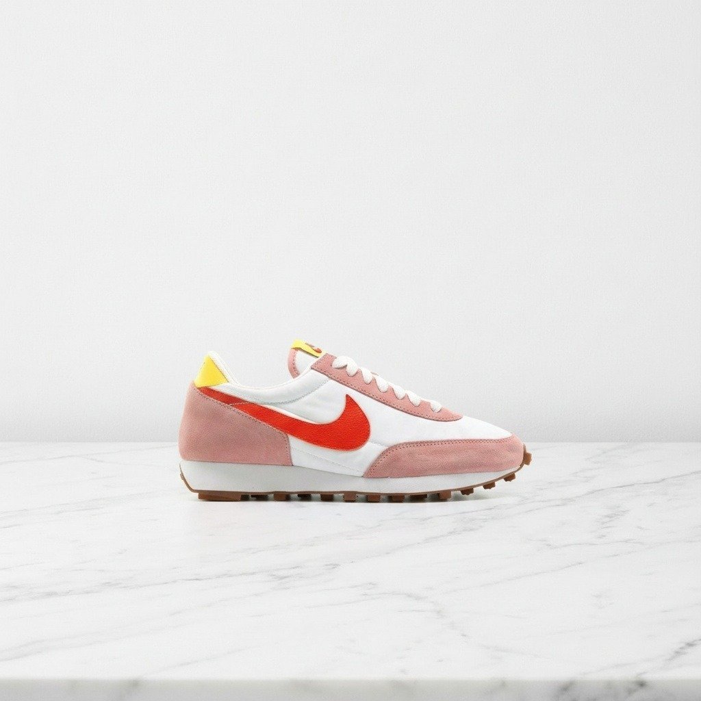 Nike Daybreak Coral Stardust, wygodne sneakersy damskie na co dzień CK2351-600