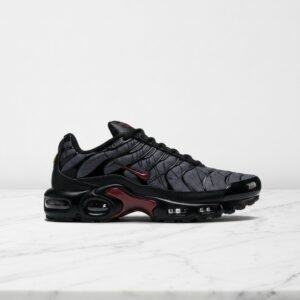 Buty męskie Nike Air Max Plus Tn Black Team Crimson, wygodne sneakersy na co dzień, czarne z czerwonym, DM0032-032