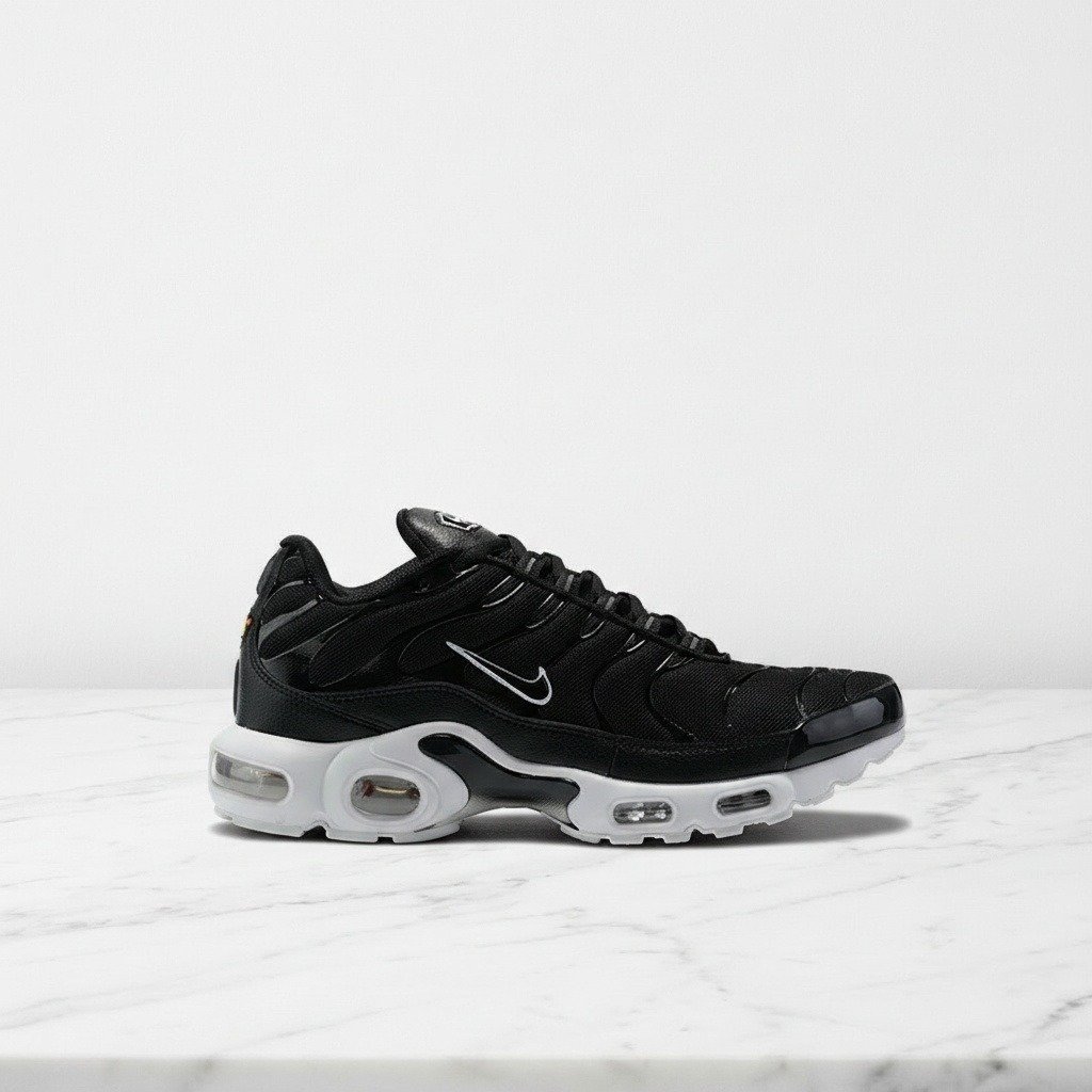 Buty Nike Air Max Plus Black White na co dzień, męskie sneakersy czarno-białe, wygodna siatkowa cholewka, DM2362-001