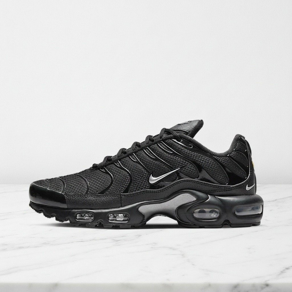 Buty sportowe Nike Air Max Plus Mini Swoosh Black Silver dla faceta, wygodne na co dzień, czarno szare, DX8971-001