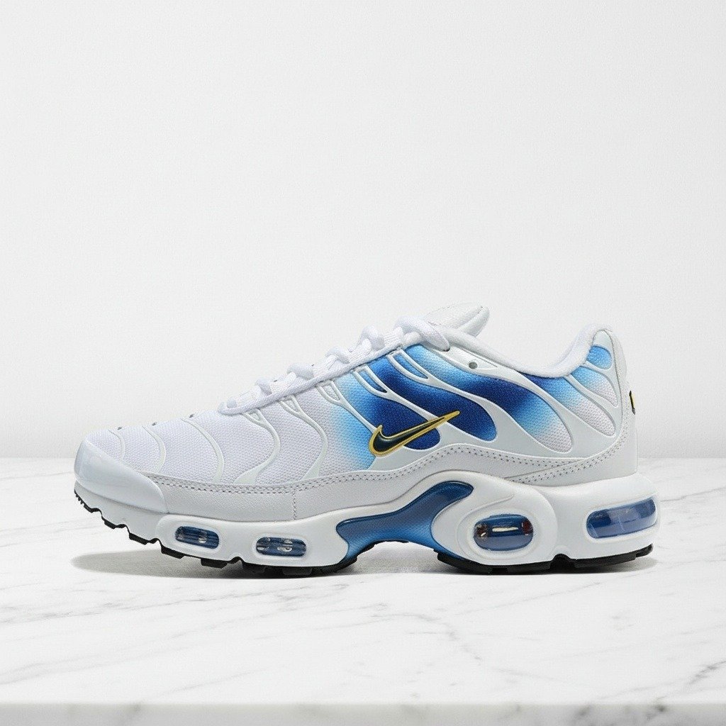 Nike Air Max Plus Spray Paint Swoosh White Blue, wygodne sneakersy męskie na co dzień, biało-niebieskie, siatkowa cholewka DX8962-100