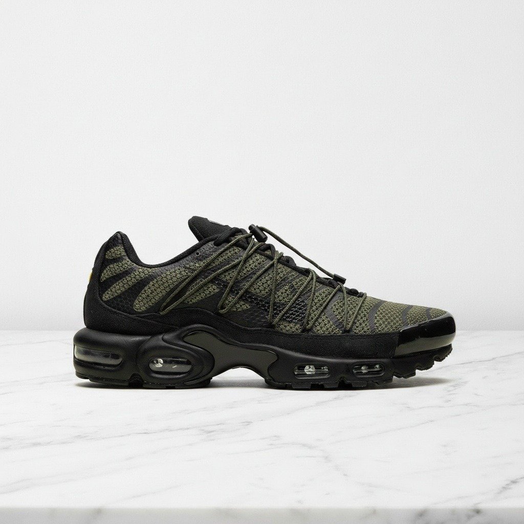 Buty męskie Nike Air Max Plus Utility Medium Olive, wygodne sneakersy na co dzień, oliwkowo czarne, siatka i zamsz, świetne do jeansów, FJ4232-200