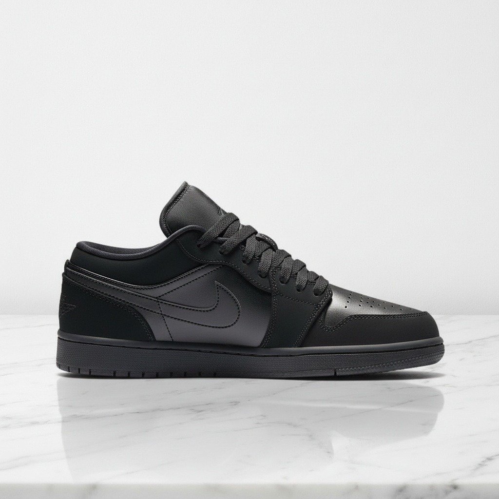 Buty Air Jordan 1 Low Triple Black na co dzień, czarne sneakersy unisex, skóra i zamsz, wygodne na cały dzień, 553558-025