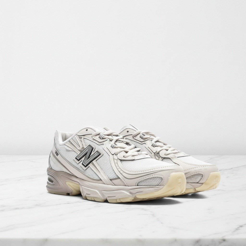 Wygodne sneakersy na co dzień, New Balance 740 Lunar New Year, szaro-beżowe, pasują do wielu stylizacji U740LN1